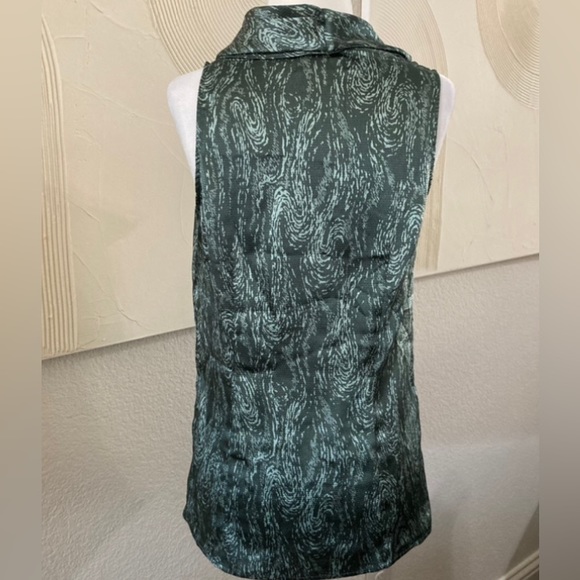 The Limited Silky Cowl Neck Green Gray Sleeveless Snakeskin Top Size Small S - Picture 2 of 9